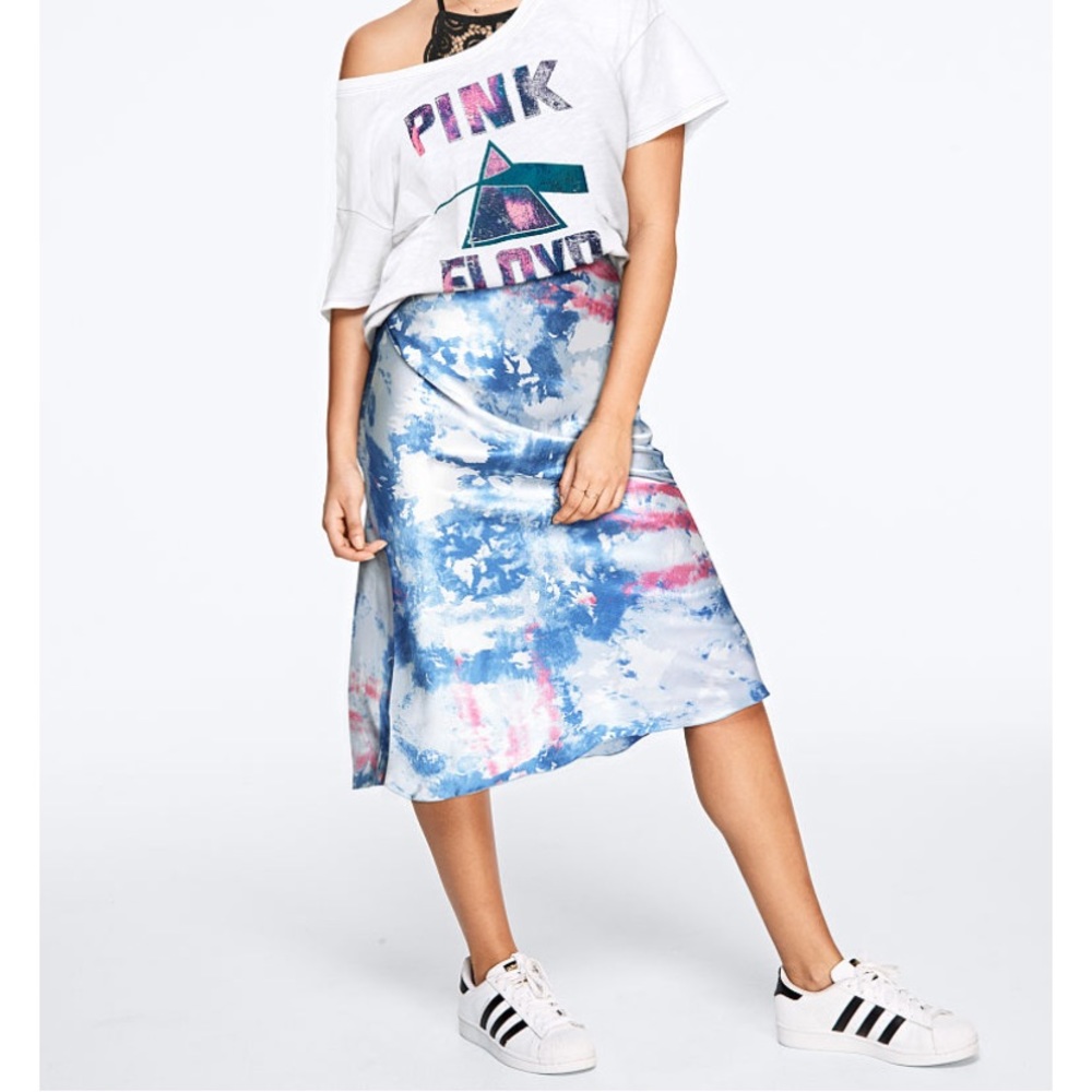 Victoria’s Sectet Satin skirt.  NWT!